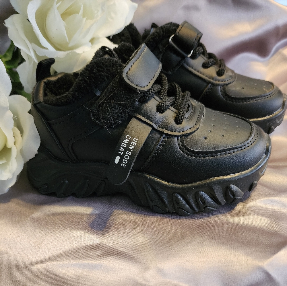 Black Rugged Sneakers with Durable Design